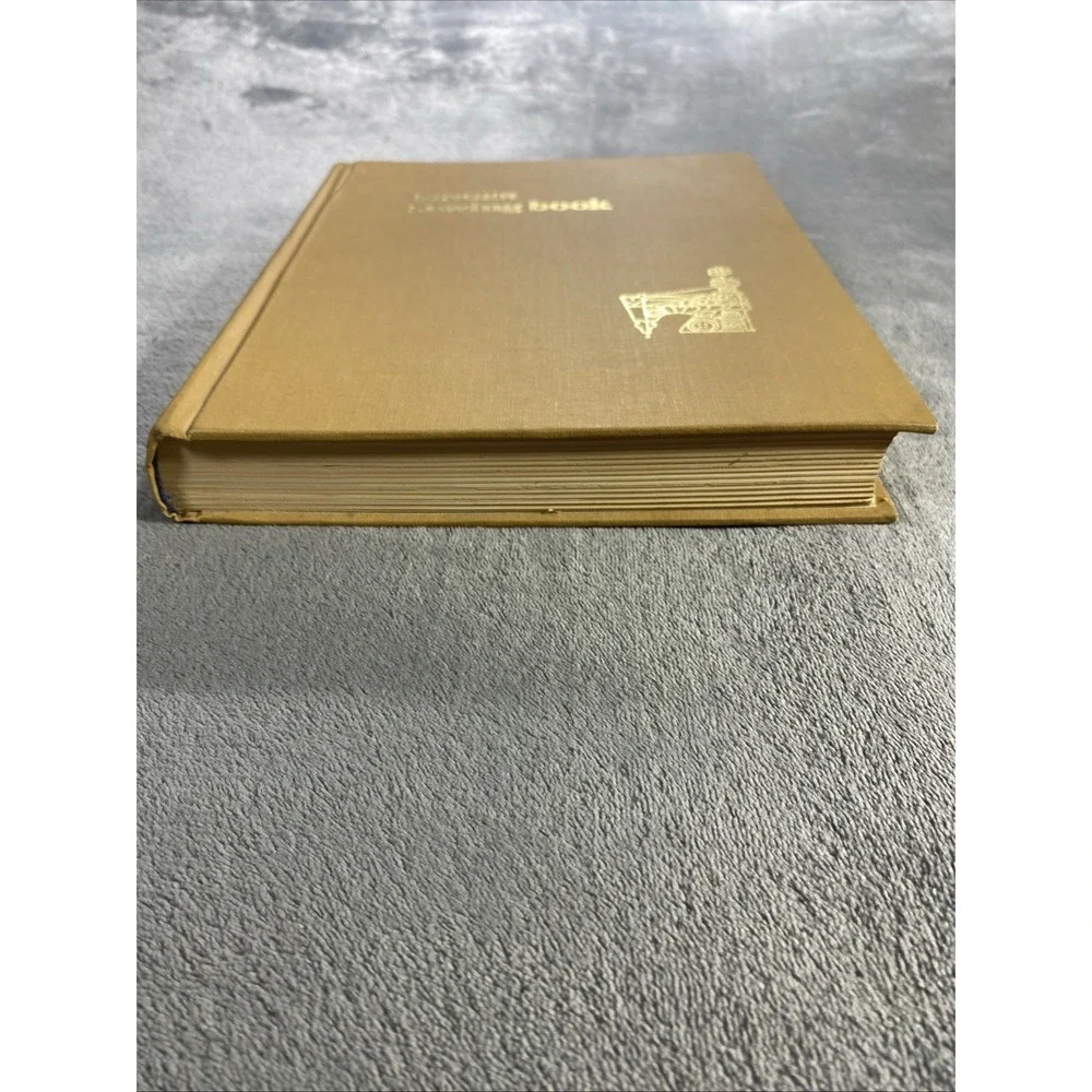 Vintage 1969 Singer Sewing Book Gladys Cunningham Hardcover First Edition